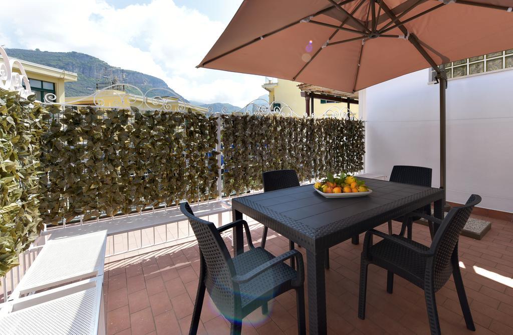 Apartamento Il Giardino Dei Gigli Meta Exterior foto